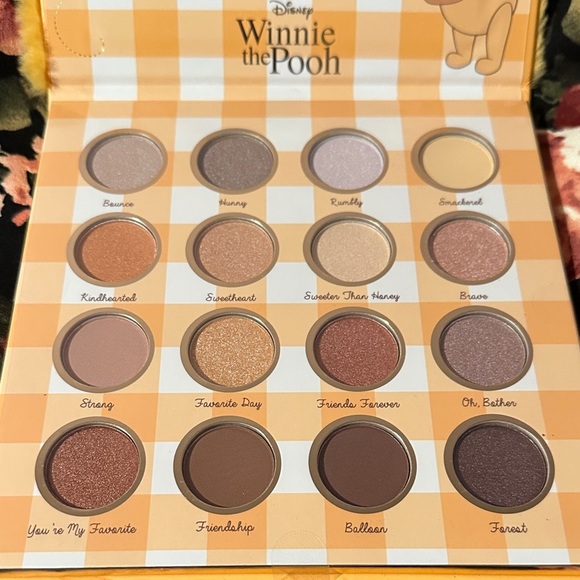 3/$60 🌸 Disney Winnie the Pooh Eyeshadow Palette - Yellow - Picture 5 of 9